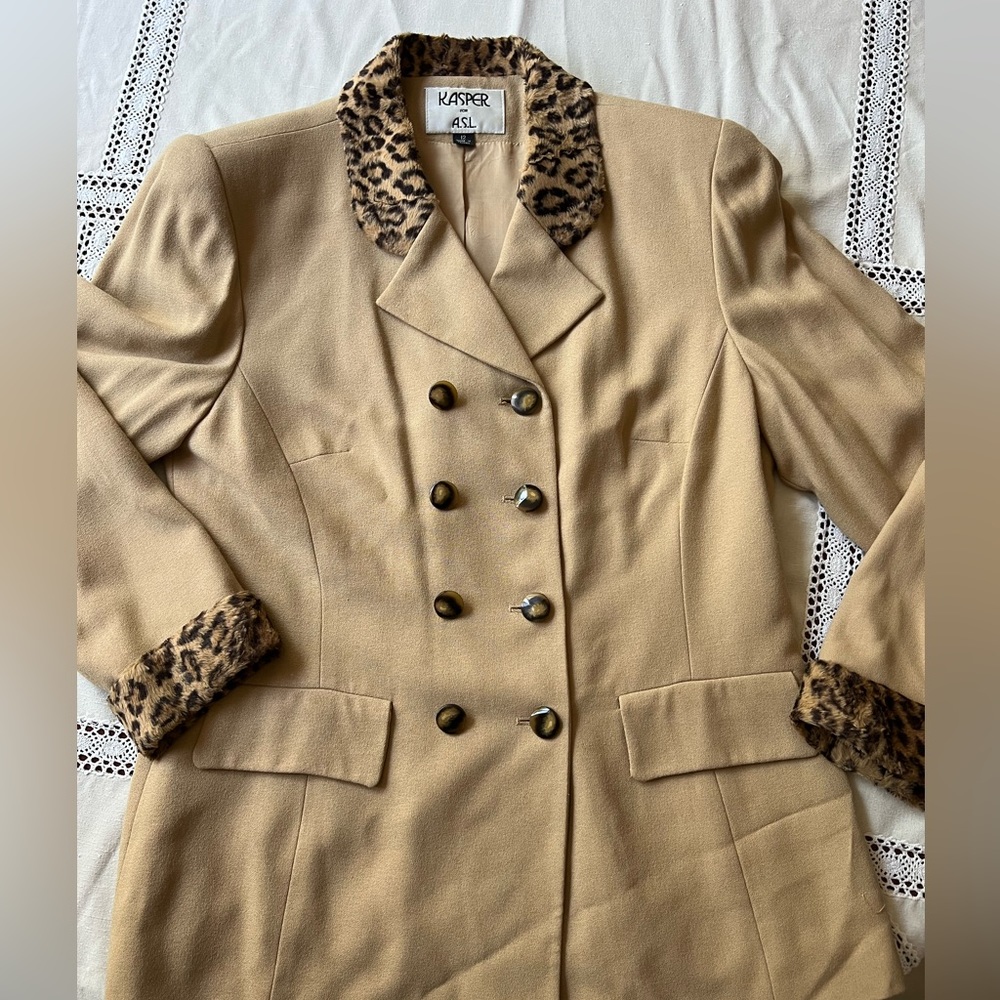 Kasper animal print blazer